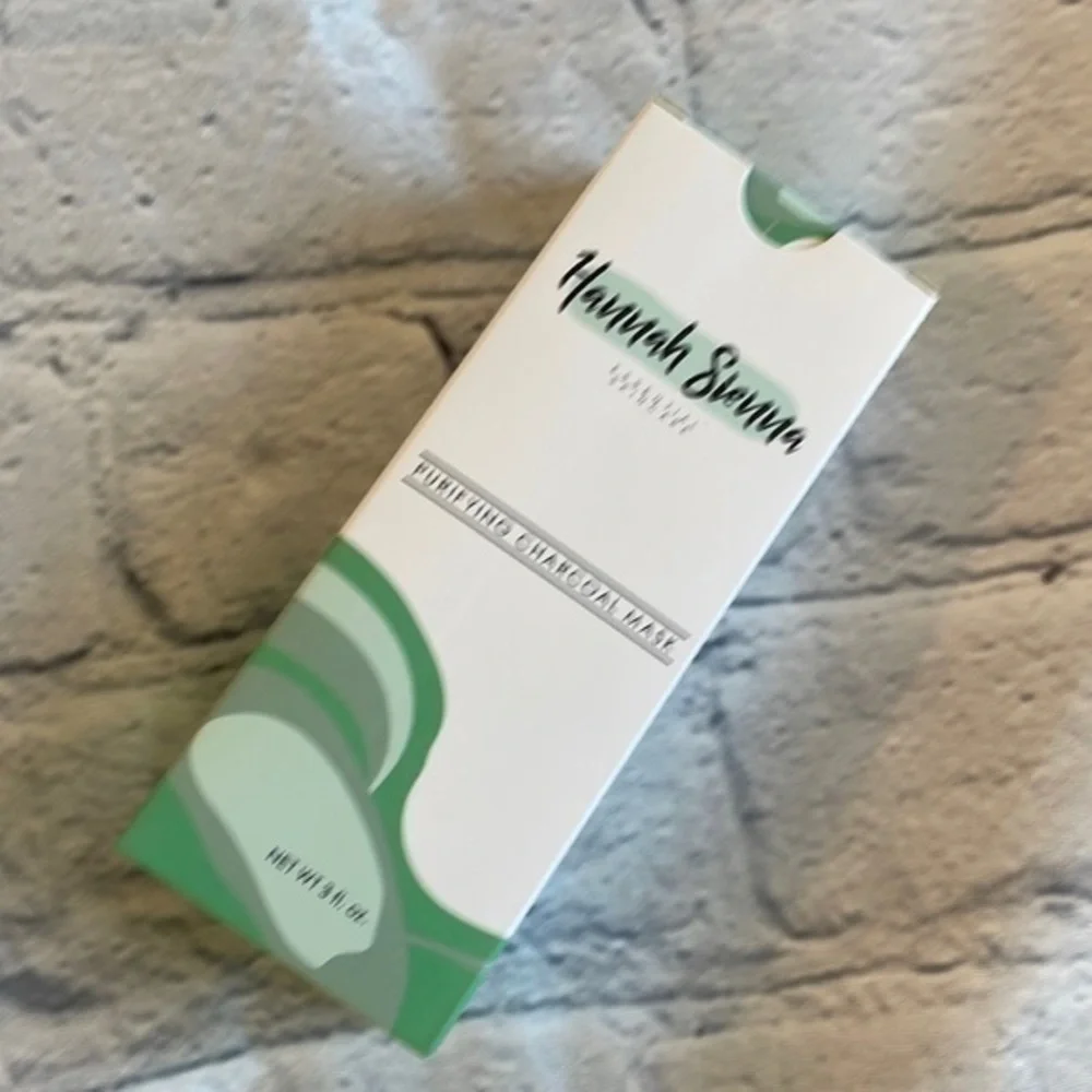 Hannah Sienna Essential Skincare Purifying Charcoal Mask - Picture 2 of 6